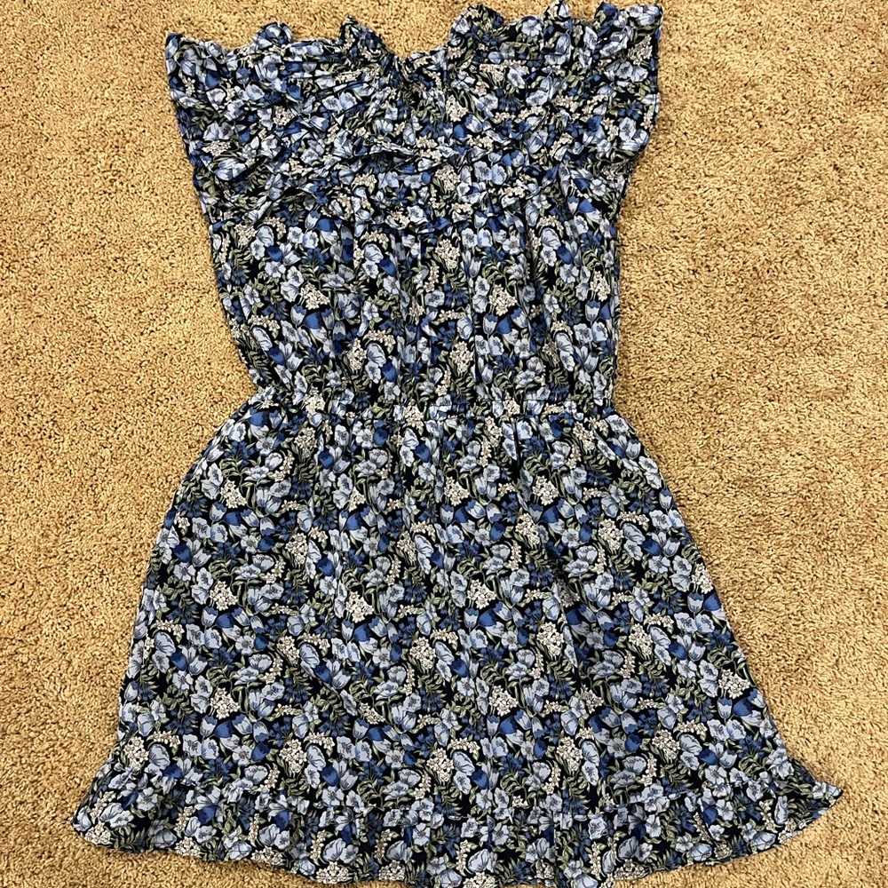 Size 10 dress, like new.